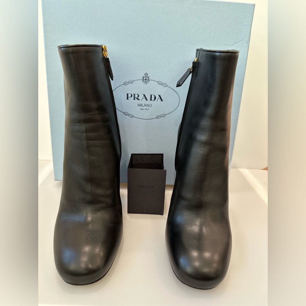 AUTHENTIC PRADA CALZATURE DONNA Black Leather Ankle Boots with Gold Heel Detail - Picture 3 of 14